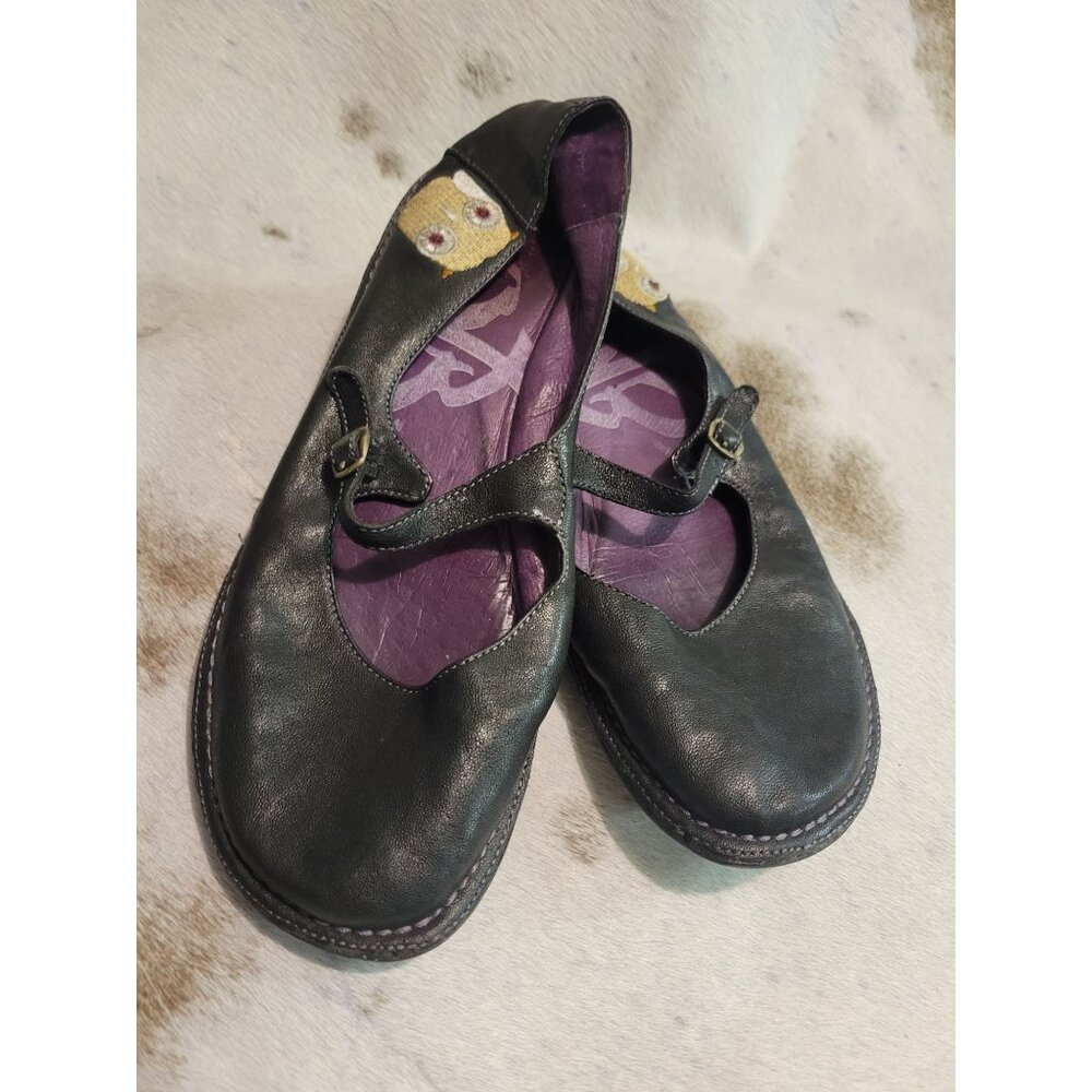 OTBT  leather mary jane shoes embroidered owl womens 7.5 m